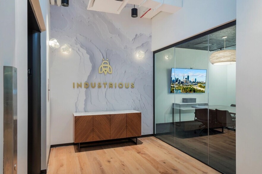 More Photos Of 325 Hudson St, New York Coworking Space