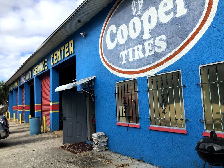 More Photos Of 2156 W King St, Cocoa Service For Sale