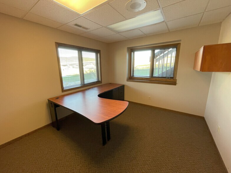 More Photos Of 330 Knollwood Dr, Rapid City Office For Sale