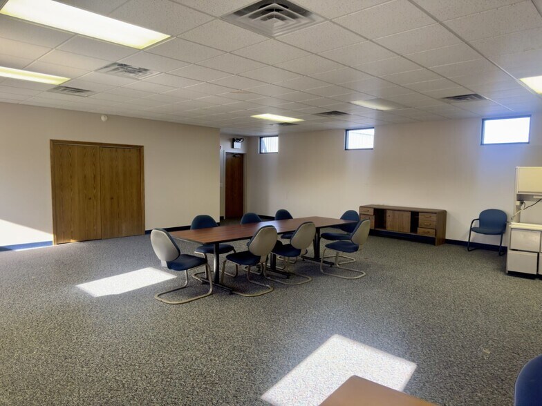 More Photos Of 4200 Legion Dr, Mason Warehouse For Lease