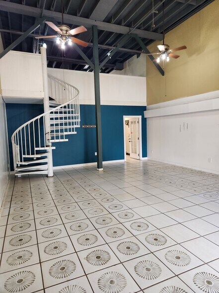 More Photos Of 810 Haiku Rd, Haiku General Retail For Lease