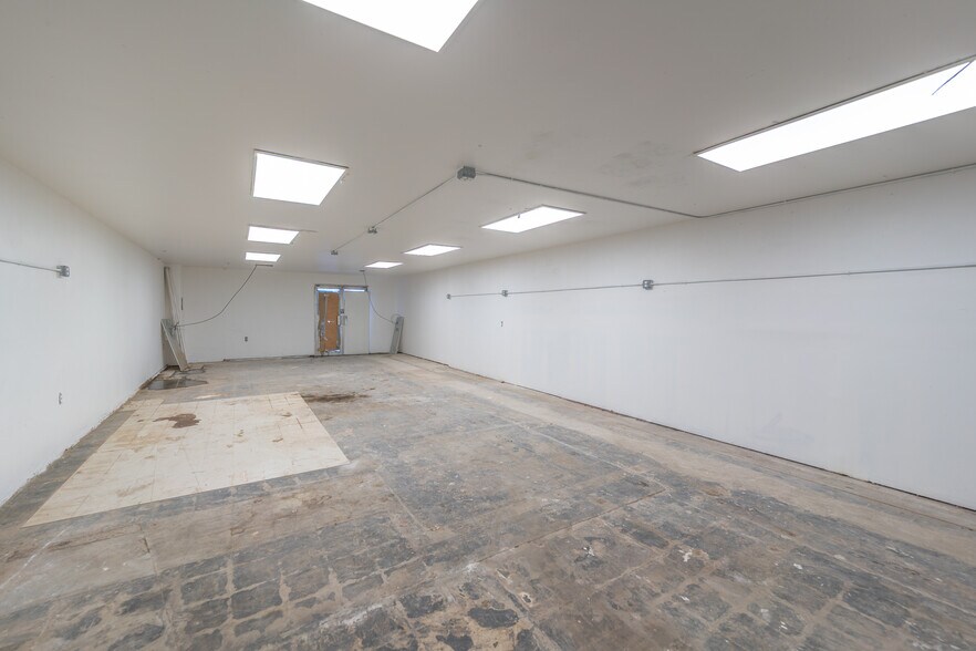 More Photos Of 14104-14108 Pioneer Blvd, Norwalk Storefront For Sale