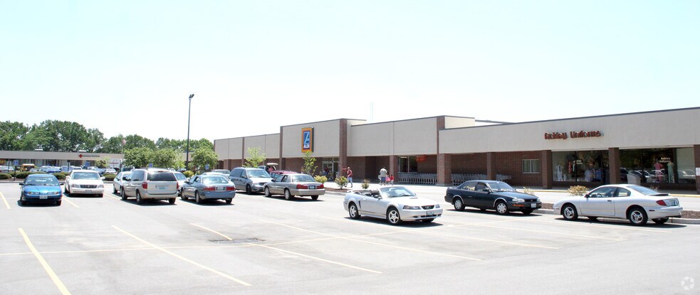 More Photos Of 9222-9280 Watson Rd, Crestwood General Retail For Lease
