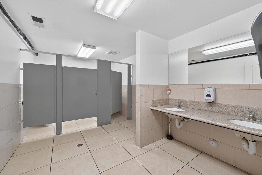 More Photos Of 1664 N 400 E, Orem Warehouse For Sale