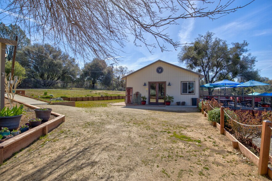 More Photos Of 7449 Fairplay Rd, Somerset Specialty For Sale