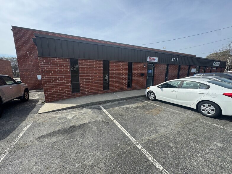 More Photos Of 3716 Alliance Dr, Greensboro Warehouse For Lease