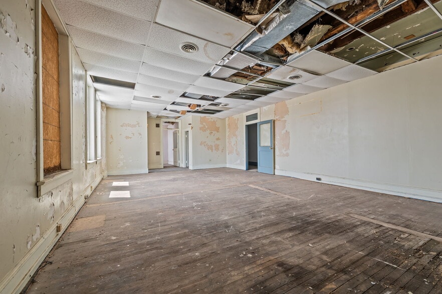 More Photos Of 220-222 S Scales St, Reidsville Storefront Retail Office For Sale