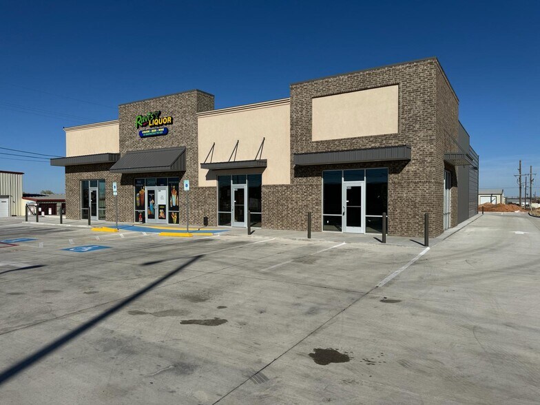 More Photos Of 12011 Indiana Ave, Lubbock General Retail For Lease