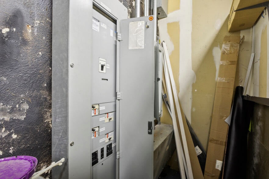 More Photos Of 1900 S Christopher Columbus Blvd, Philadelphia Freestanding For Sale