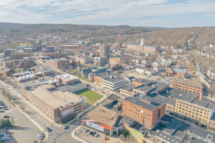 More Photos Of 515 Main St, Fitchburg Office For Lease
