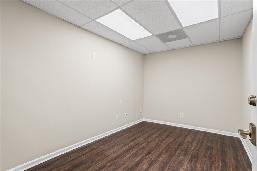 More Photos Of 889 Commerce Dr Sw, Conyers Loft Creative Space For Sale