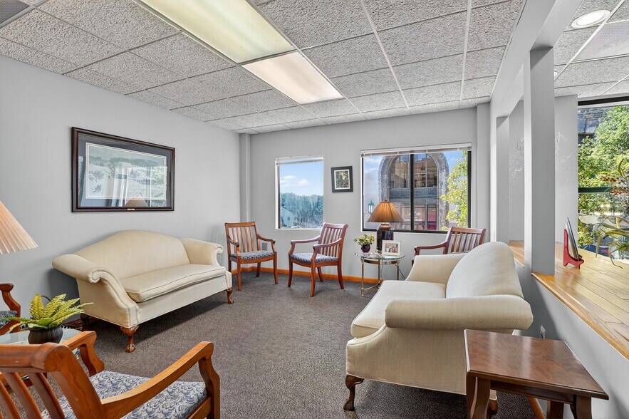 More Photos Of 29 E Beau St, Washington Medical For Sale