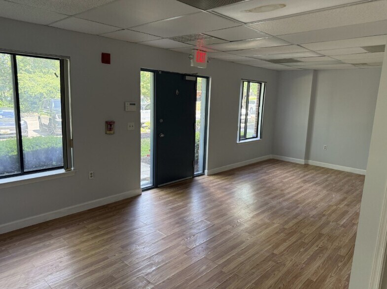 More Photos Of 603 Post Office Rd, Waldorf Loft Creative Space For Sale