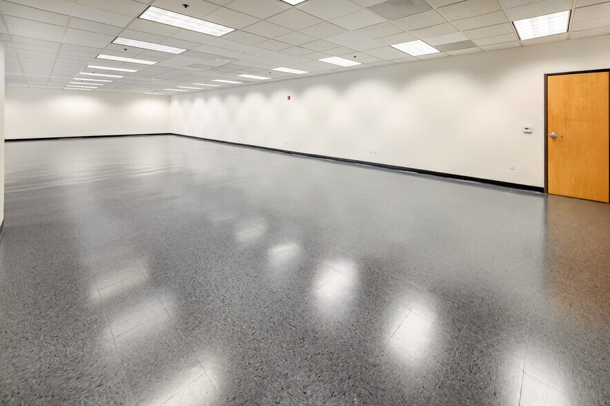 More Photos Of 2551 Santa Fe Ave, Redondo Beach Light Manufacturing For Sale