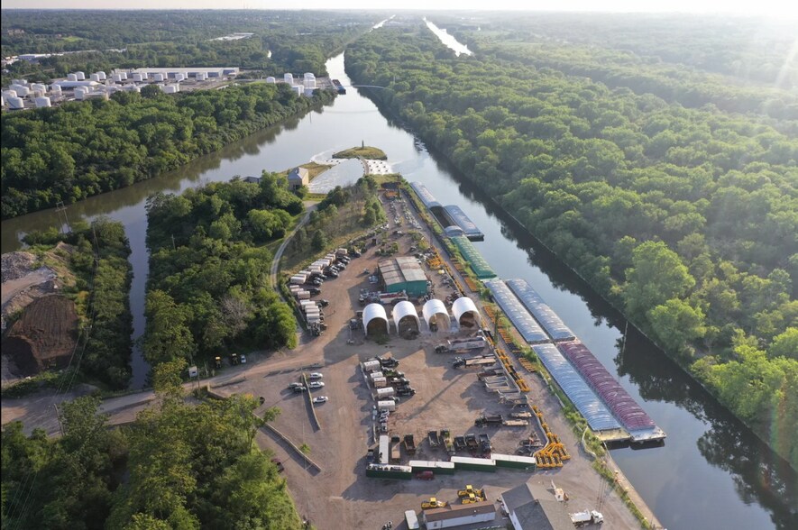 More Photos Of 13108 Grant Rd, Lemont Industrial For Lease