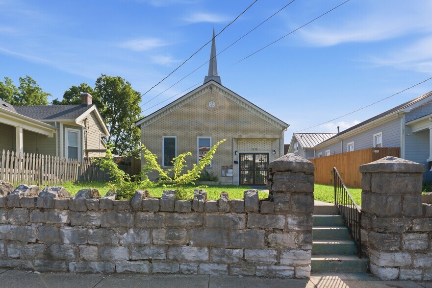 More Photos Of 1716 5th Ave N, Nashville Religious Facility For Lease