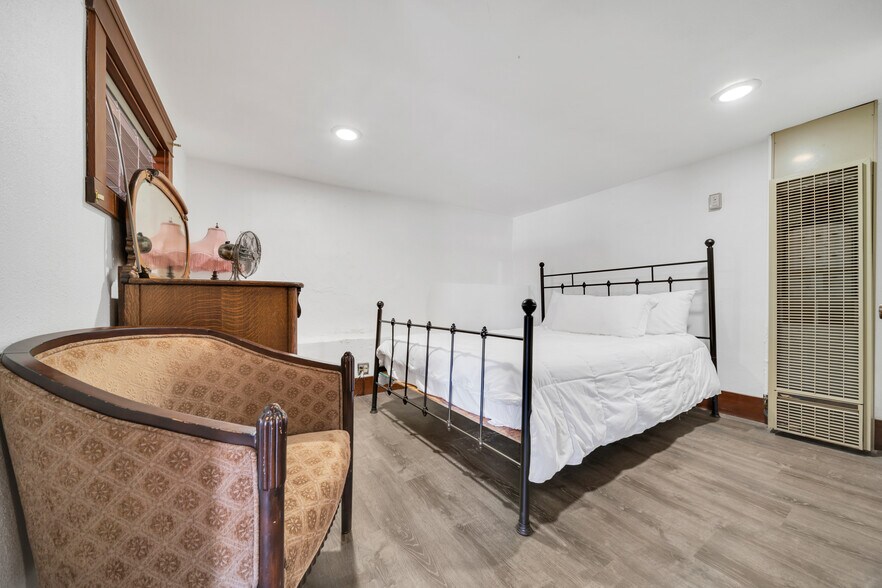 More Photos Of 222 First Ave, Jerome Multifamily For Sale