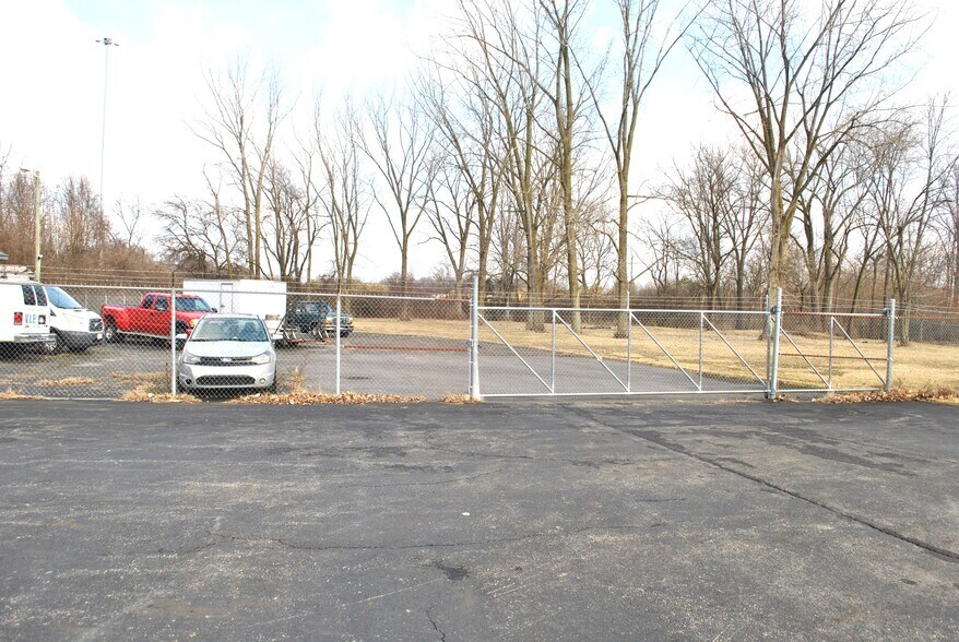 More Photos Of 2882 Johnstown Rd, Columbus Warehouse For Sale