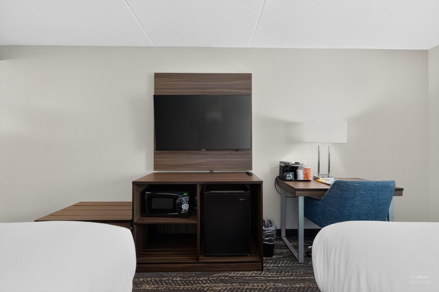 More Photos Of 1803 Emmet St N, Charlottesville Hotel For Sale