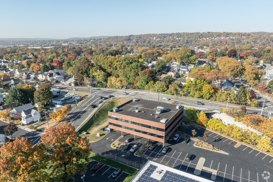 More Photos Of 11 Harristown Rd, Glen Rock Office For Lease
