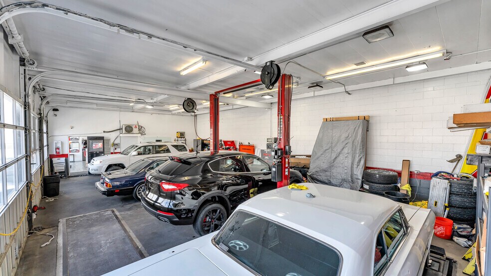 More Photos Of 3410 Aviation Blvd, Redondo Beach Auto Repair For Sale