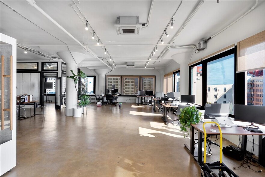 More Photos Of 120 E 8th St, Los Angeles Loft Creative Space For Lease