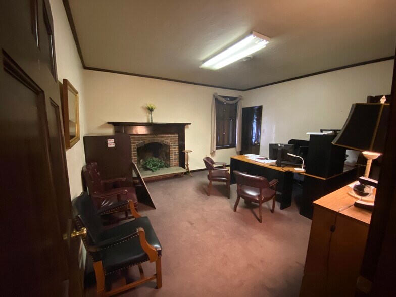 More Photos Of 261 Common St, Lawrence Office For Sale