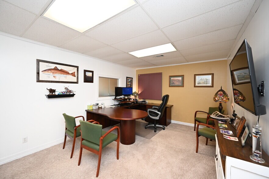 More Photos Of 805 12th St, Hempstead Office Residential For Sale