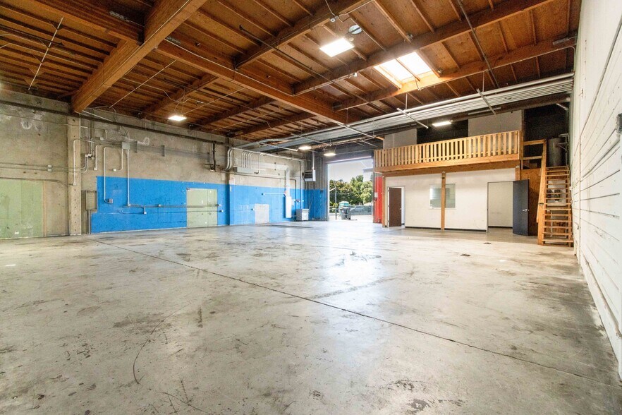 More Photos Of 25356 Cypress Ave, Hayward Manufacturing For Lease