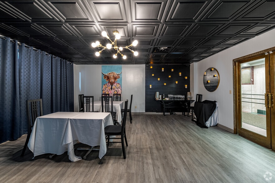 More Photos Of 815 E Superior Ave, Cleveland Office Residential For Lease