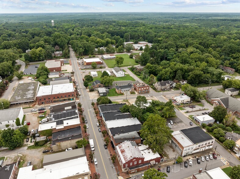 More Photos Of 132 S Main St, Warrenton Storefront For Sale