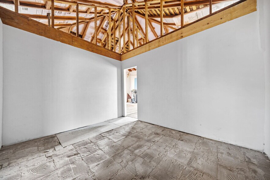 More Photos Of 211 S Piedras, El Paso Loft Creative Space For Sale