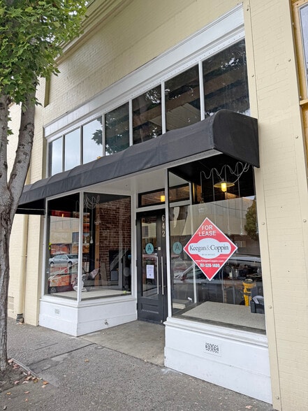 Primary Photo Of 642 5th St, Santa Rosa Storefront For Lease