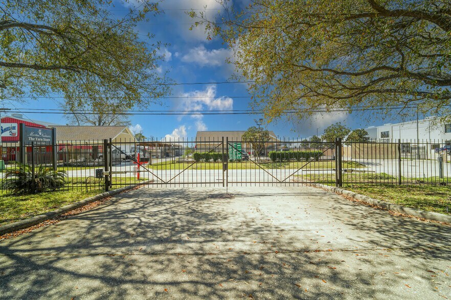 More Photos Of 12682 Shiloh Church Rd, Houston Office Residential For Sale