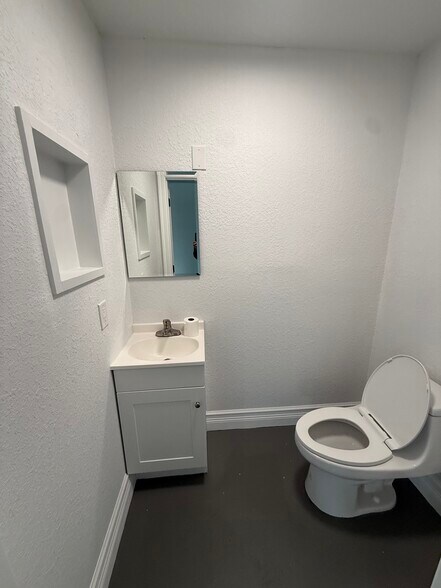 More Photos Of 4000-4006 Shoal Line Blvd, Hernando Beach Office For Sale