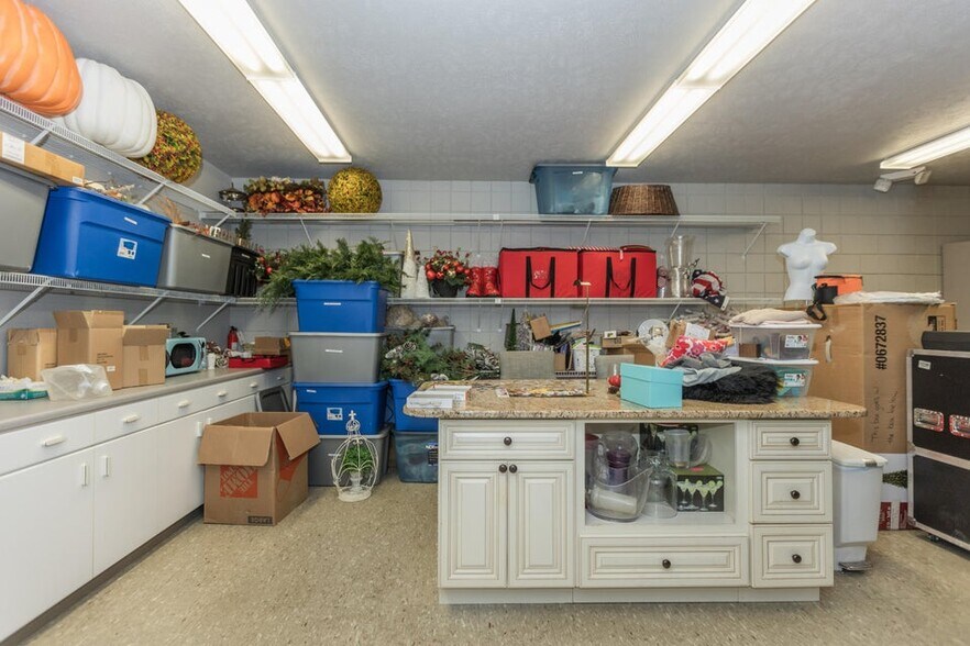 More Photos Of 3060 S Fremont Ave, Springfield General Retail For Sale