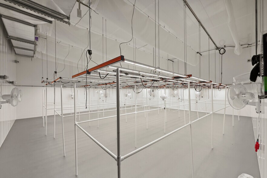 More Photos Of 700 S Main St, Sheffield Refrigeration Cold Storage For Sale