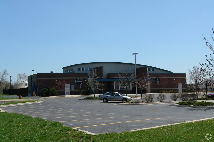 More Photos Of 200 E Congress Pky, Crystal Lake Health Club For Sale