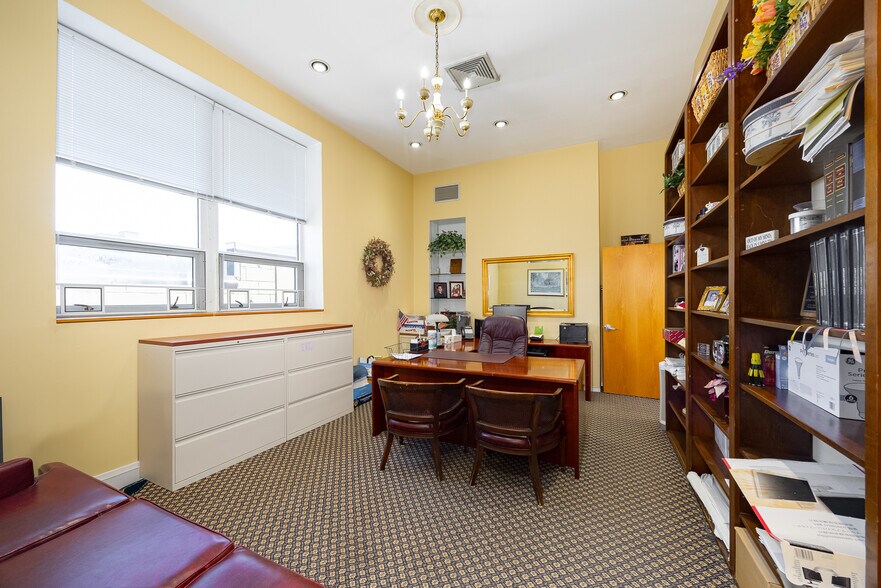 More Photos Of 9 Cannon St, Poughkeepsie Office For Sale
