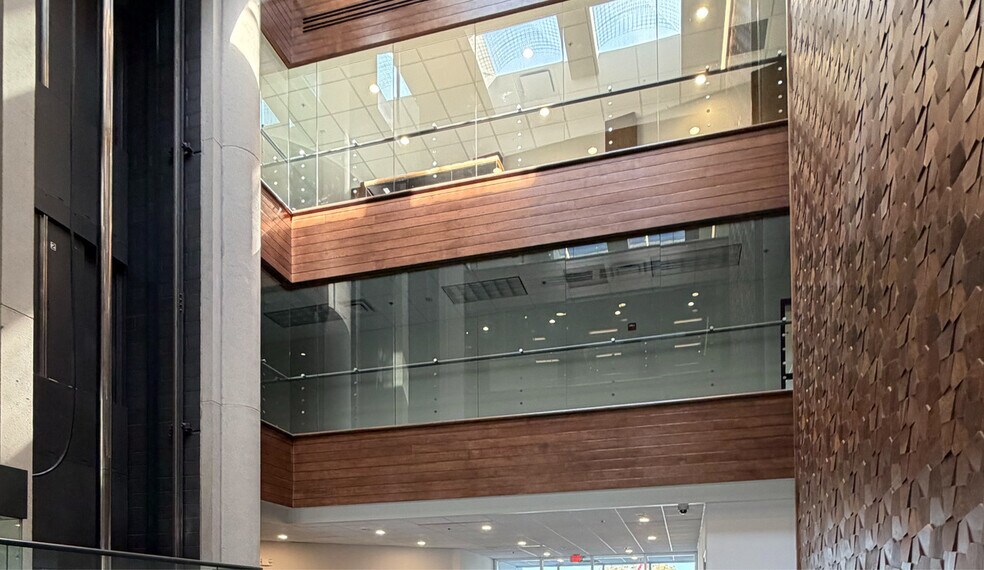 More Photos Of 3600 Woodview Trace, Indianapolis Office For Lease