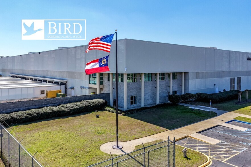 More Photos Of 121 Plantation Oaks Dr, Thomasville Manufacturing For Lease