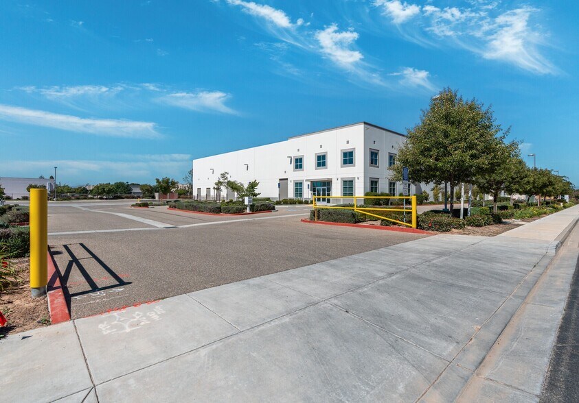 More Photos Of 1401 W Fairway Dr, Santa Maria Warehouse For Sale