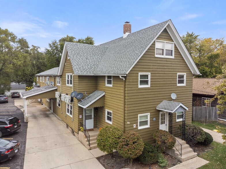 More Photos Of 304 Hankes Ave, Aurora Apartments For Sale