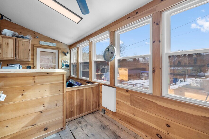 More Photos Of 180 Main St, North Woodstock Hotel For Sale