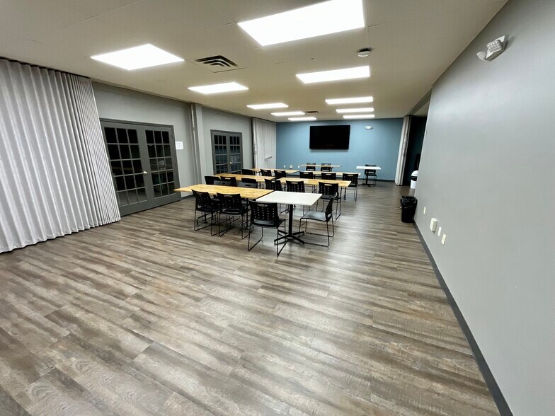 More Photos Of 6501 Deane Hill Dr, Knoxville Office For Sale