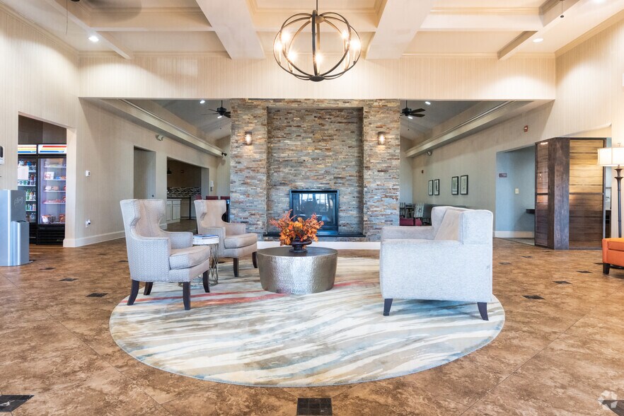 More Photos Of 1340 N Sam Houston Pky E, Houston Hotel For Sale