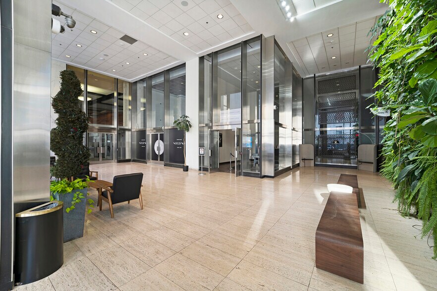 More Photos Of 211 W Fort St, Detroit Office For Lease