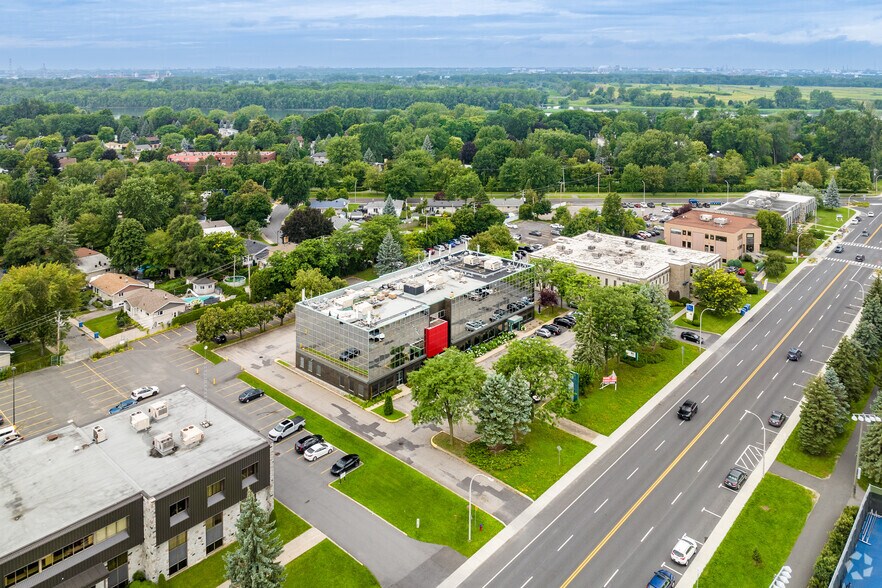 More Photos Of 204 Boul De Montarville, Boucherville Office For Lease