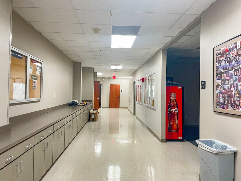 More Photos Of 2625 Co 180 rd, Garden City Manufacturing For Sale