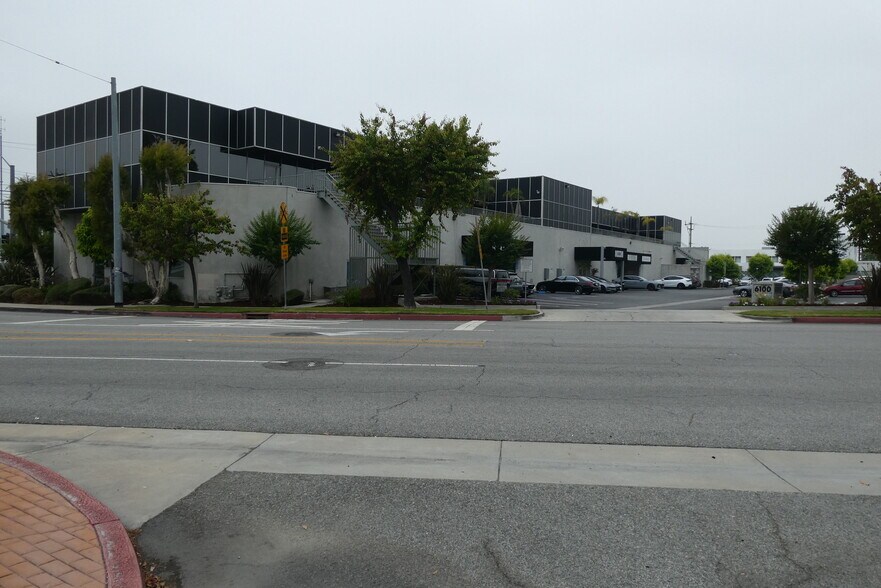 More Photos Of 6100-6120 San Fernando Rd, Glendale Office For Sale